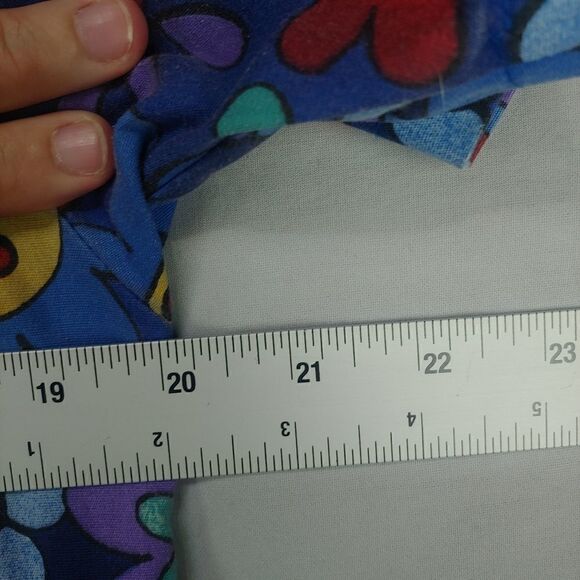 Peaches Uniforms Scrub Top Size XS Blue Floral Smiley Face V-neck Short Sleeve - Picture 7 of 8